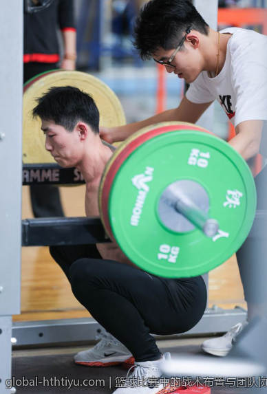 篮球比赛中的战术布置与团队协作